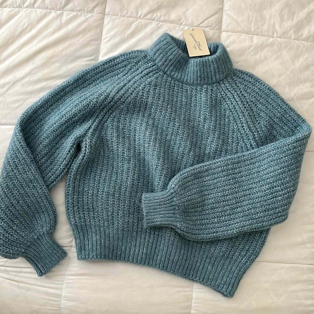 NWT cropped sweater